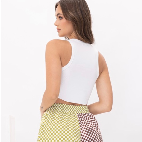 WHITE RACERBACK CROP TOP 🤍 - Picture 2 of 6